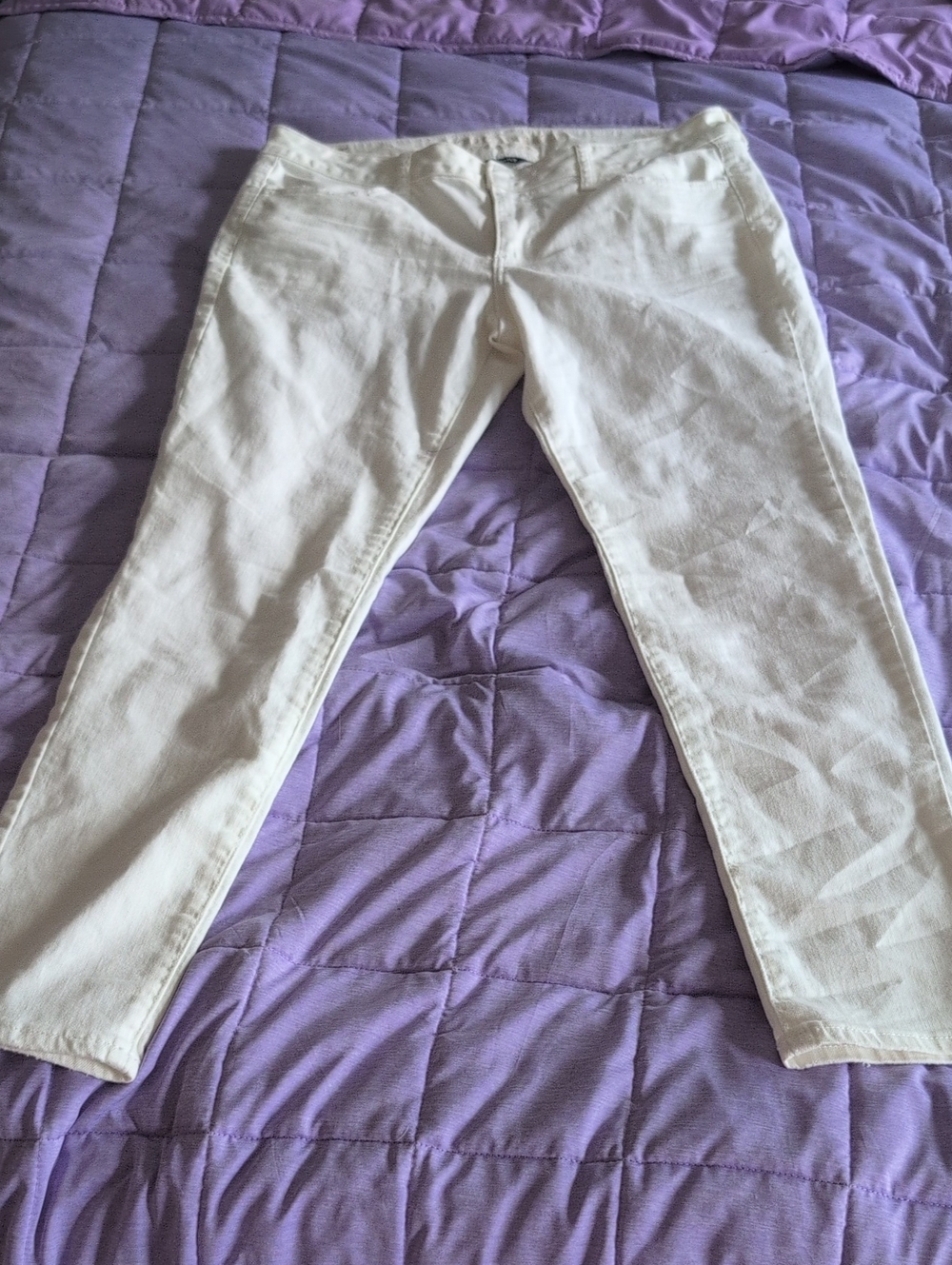 American Eagle Women's White Slim Jeans